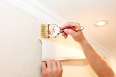 Pose de papier peint à Chichée — revêtements muraux et toiles de verre
